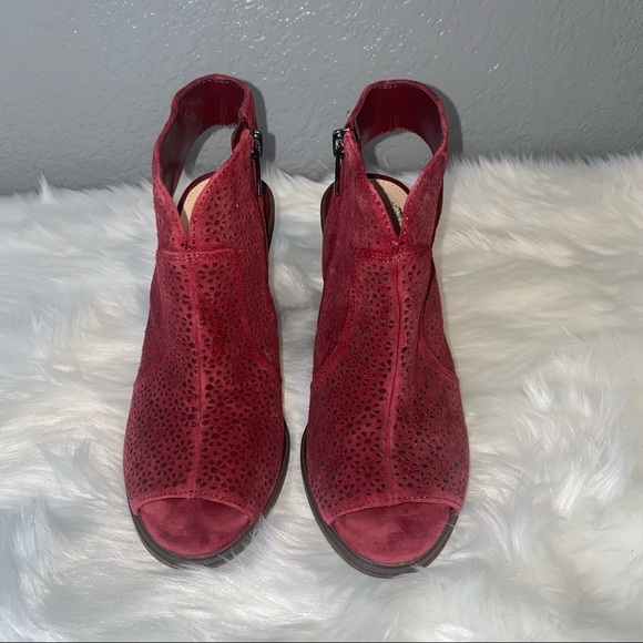 Vince Camuto| Klova Merlot Red Suede Block‎ Heels - Picture 3 of 14